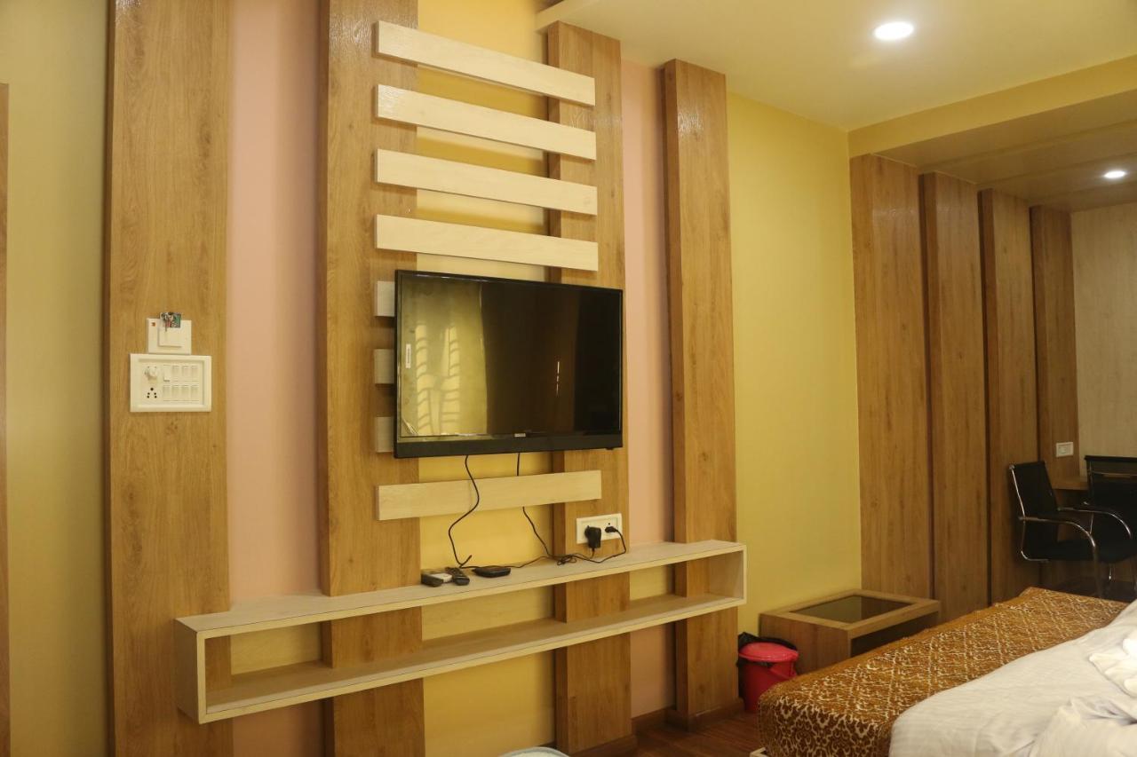 Hotel Himalaya Agartala Ngoại thất bức ảnh