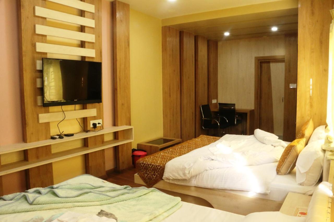 Hotel Himalaya Agartala Ngoại thất bức ảnh