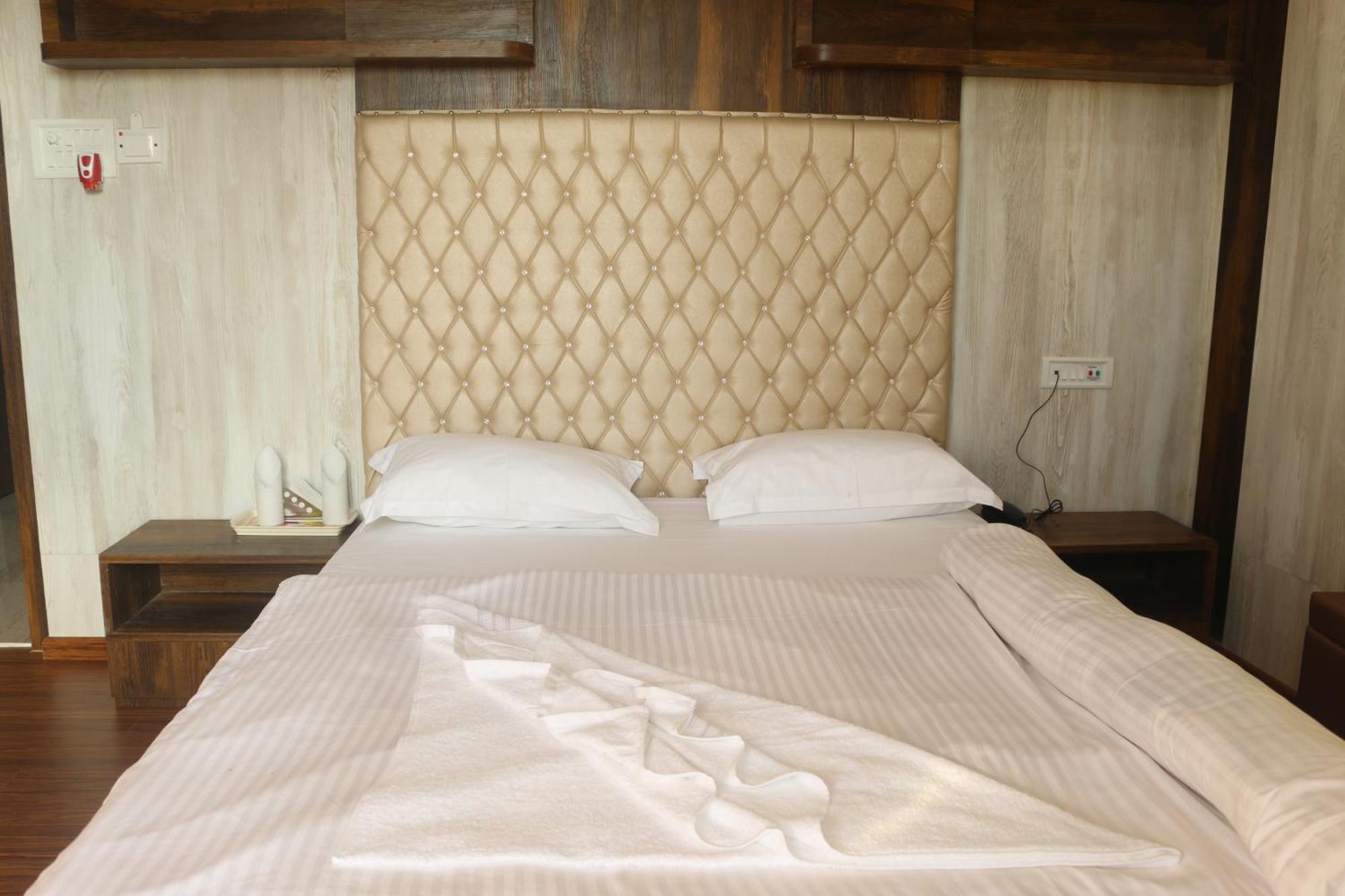 Hotel Himalaya Agartala Ngoại thất bức ảnh