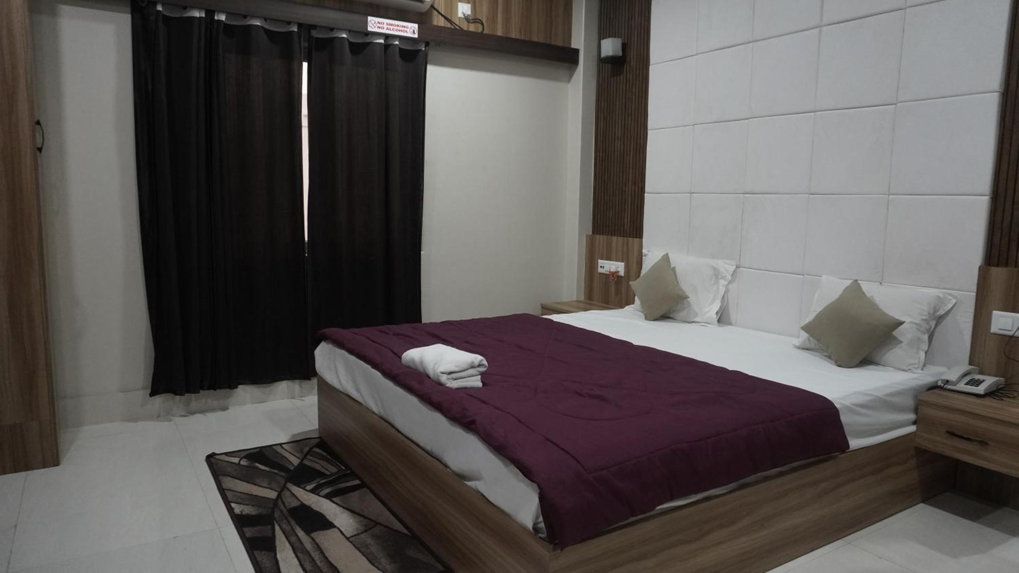 Hotel Himalaya Agartala Ngoại thất bức ảnh