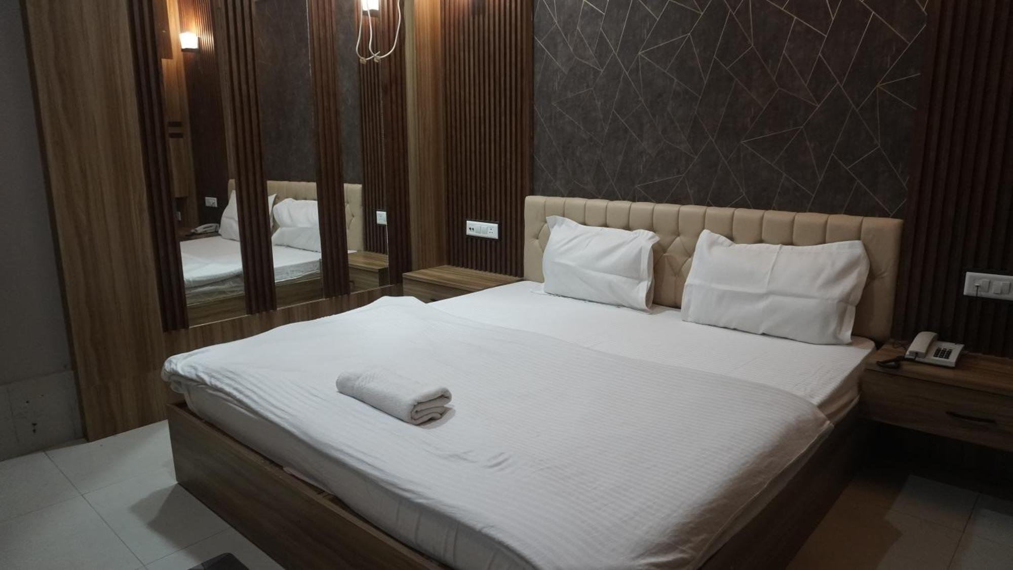 Hotel Himalaya Agartala Ngoại thất bức ảnh