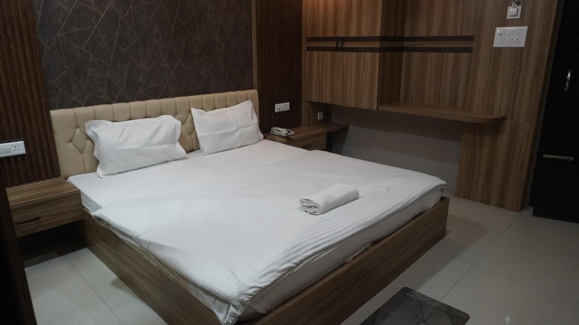 Hotel Himalaya Agartala Ngoại thất bức ảnh